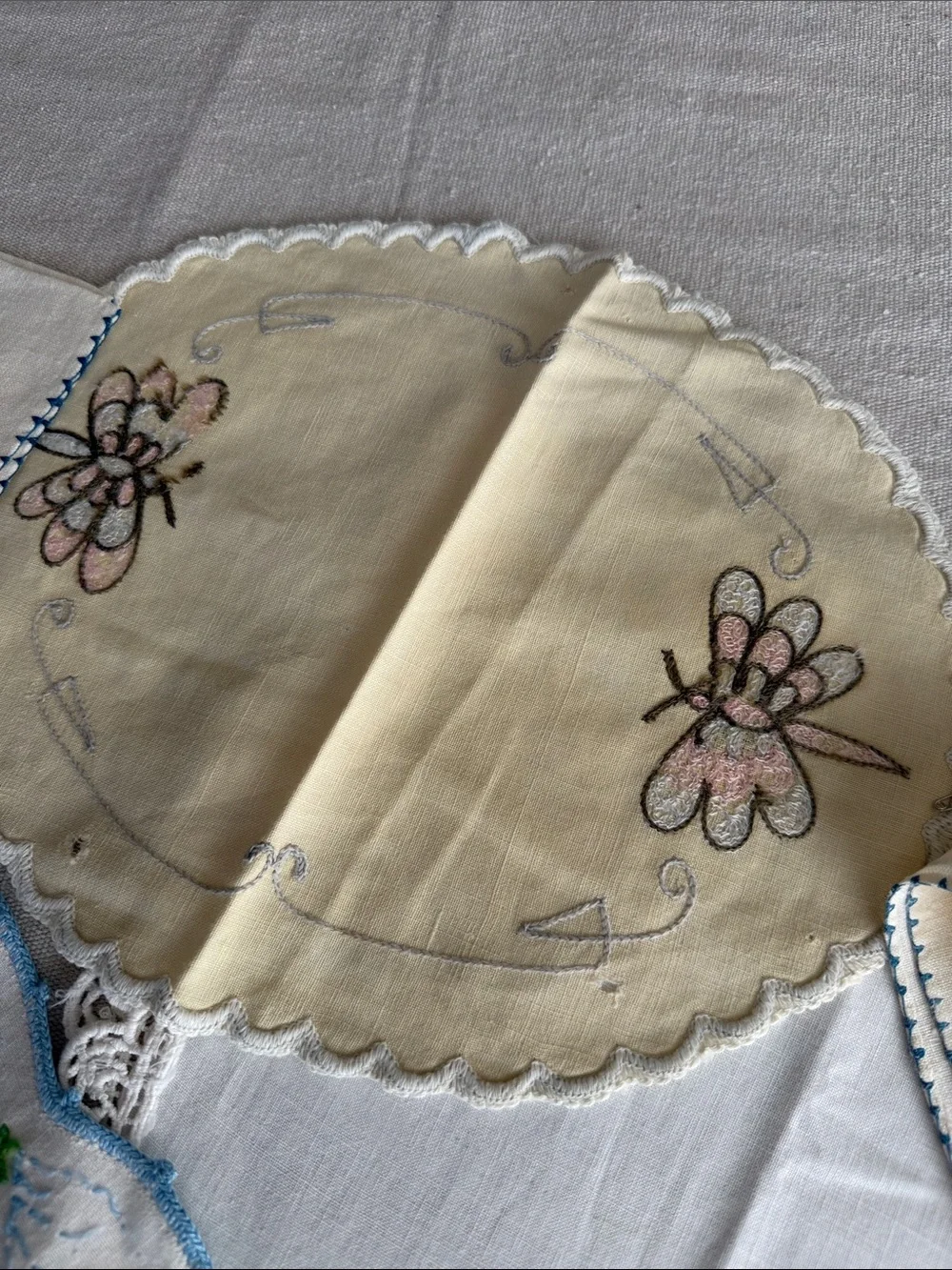 VTG Lot of 5 Floral Embroidered Doilies & Napkins - White, Cream, Pink, Blue